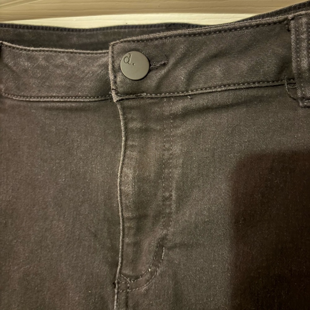 d. jeans Women's Black Bermuda Shorts - Picture 4 of 6